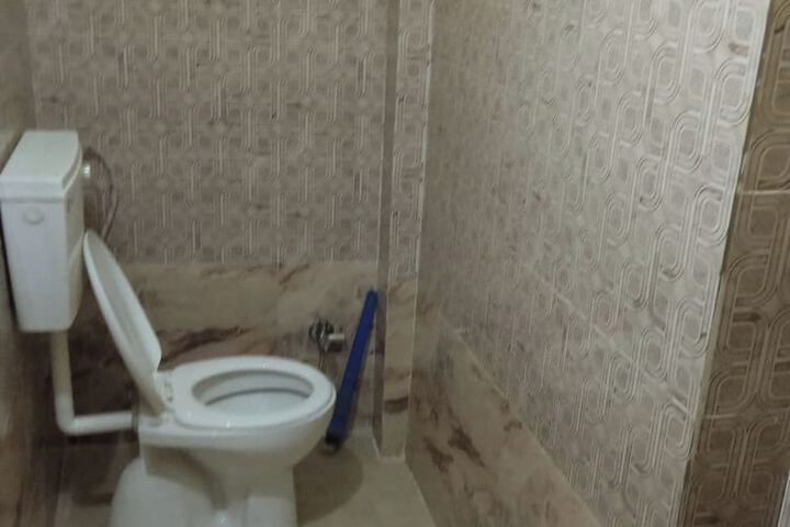 Room 11 of 12