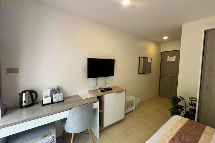 Room 21 of 37