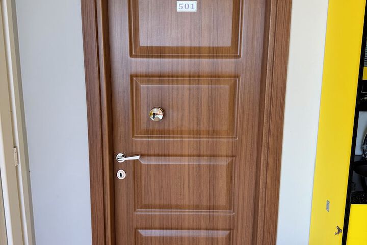 Room 64 of 105