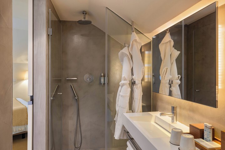 Clean Restrooms