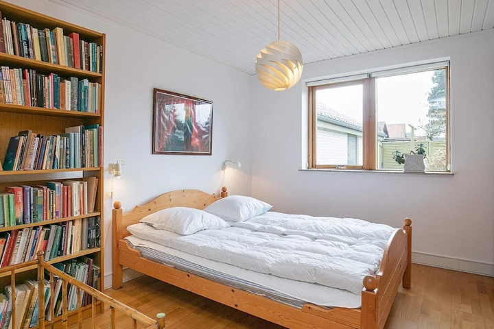 Room 4 of 20