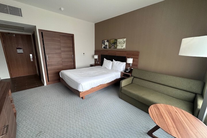 Room 22 of 52