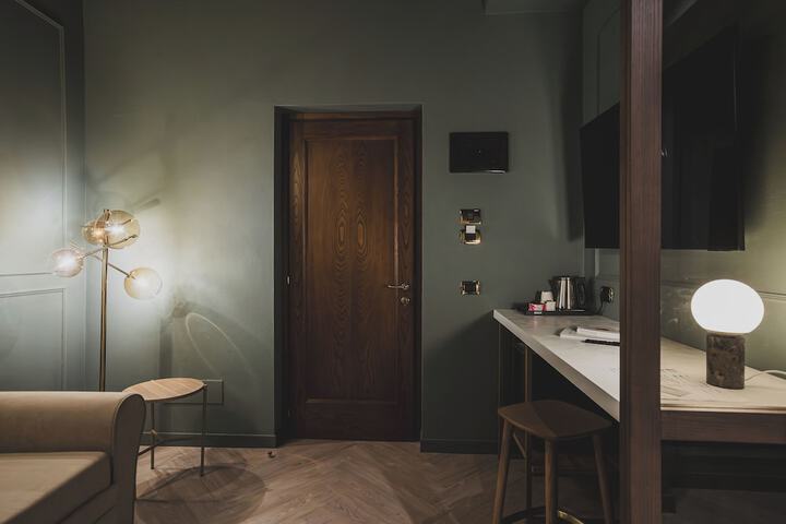 Room 74 of 181