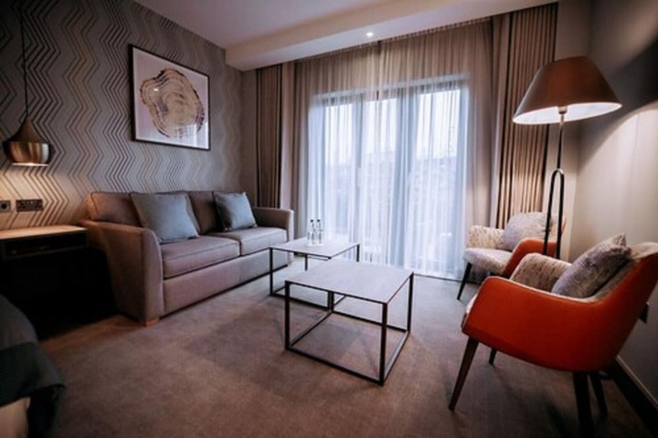 Room 9 of 43
