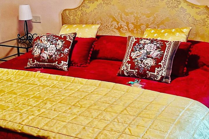 Room 53 of 61