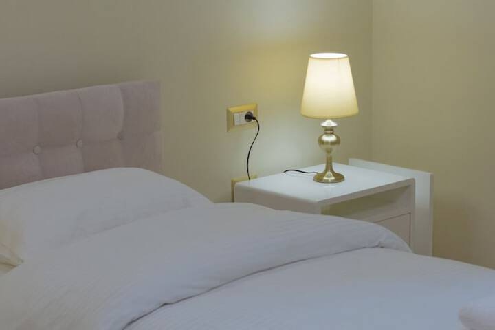 Room 28 of 47