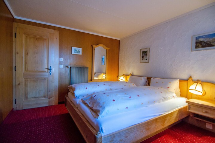Room 16 of 52