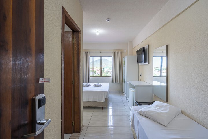 Room 8 of 34