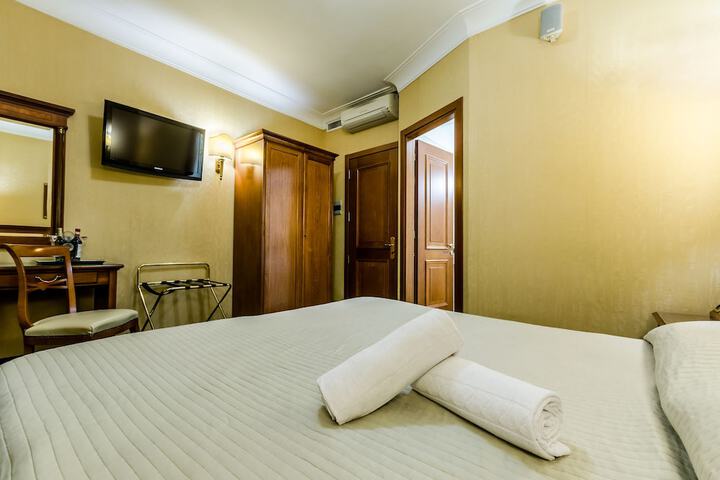 Room 5 of 29