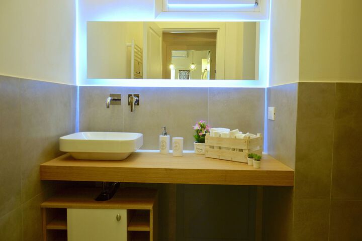Room 3 of 20
