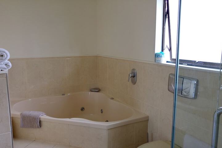 Hot Tub 18 of 23