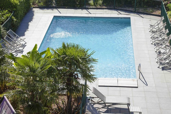 Pool 50 of 129