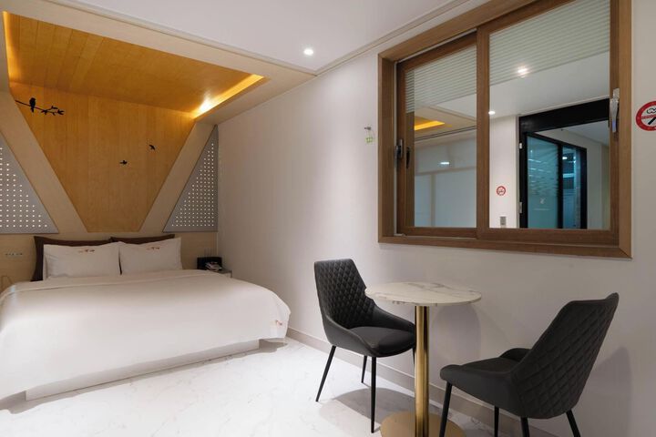 Room 59 of 74