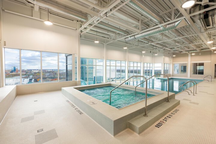 Pool image of Hilton Niagara Falls / Fallsview Hotel & Suites