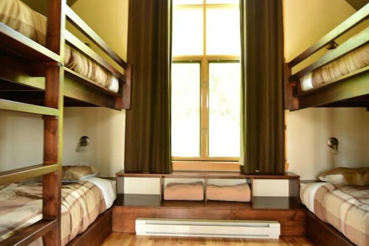 Room 5 of 40