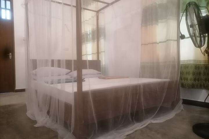 Room 7 of 10