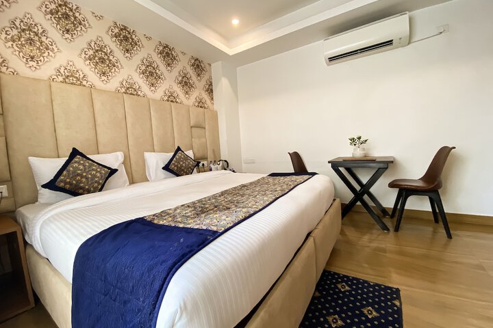 Room 10 of 97