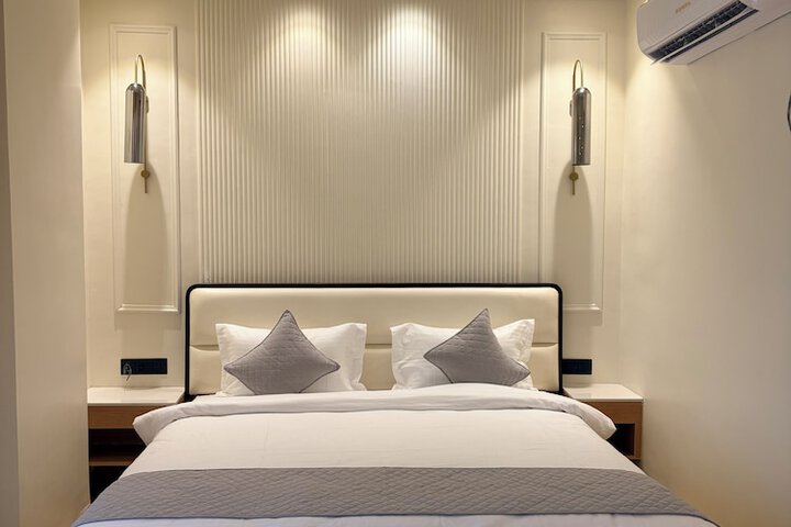 Room 6 of 36