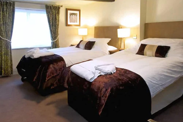 Room 3 of 46
