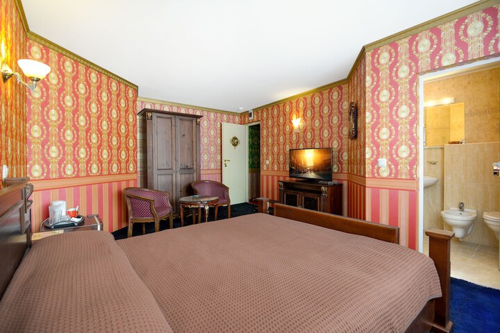 Room 15 of 59