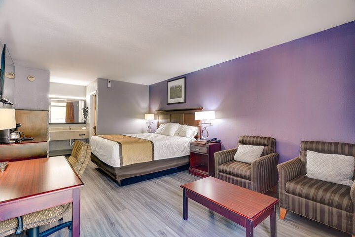 1 King Bed (9 of 9)