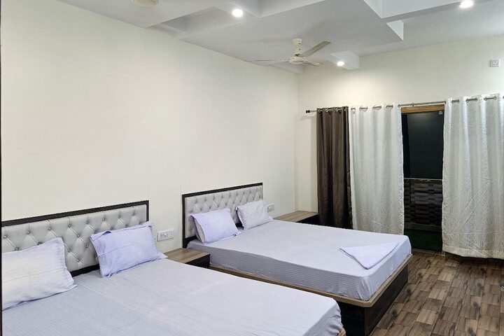 Room 6 of 125