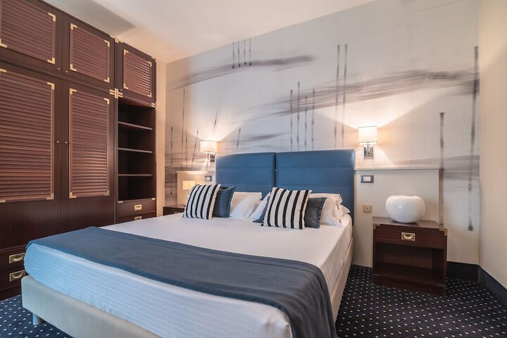 Room 42 of 115