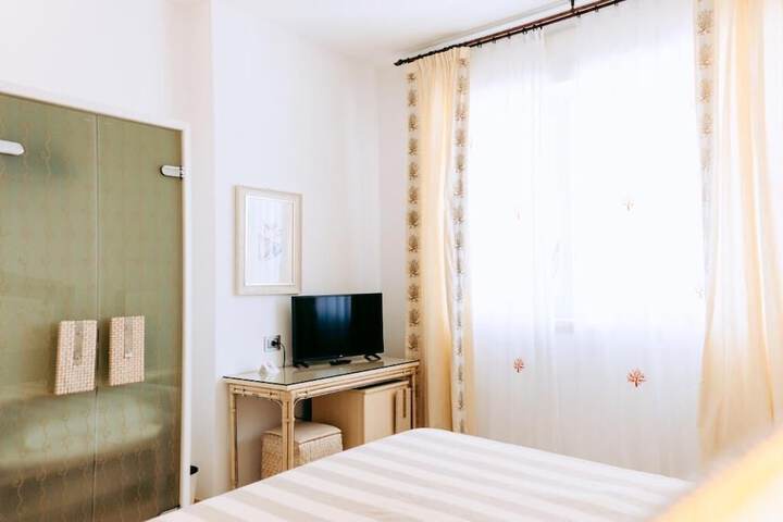 Room 27 of 119