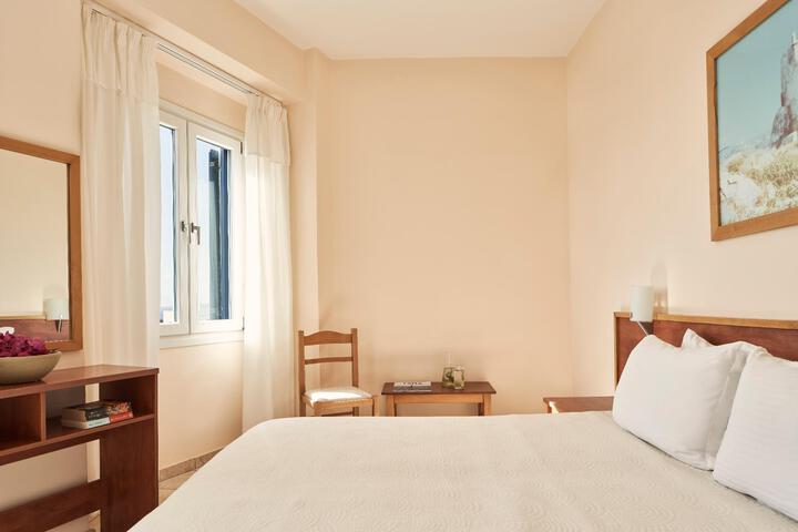 Room 12 of 17