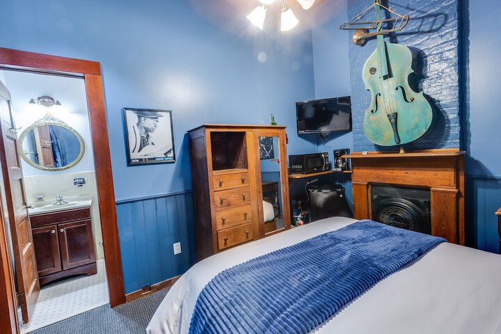 Room 8 of 40