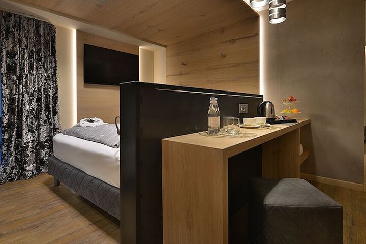 Room 22 of 211