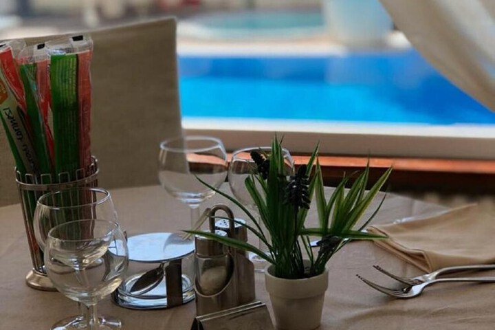 Dining 62 of 87