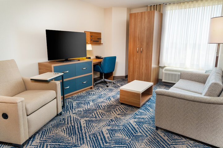 Room 6 of 32