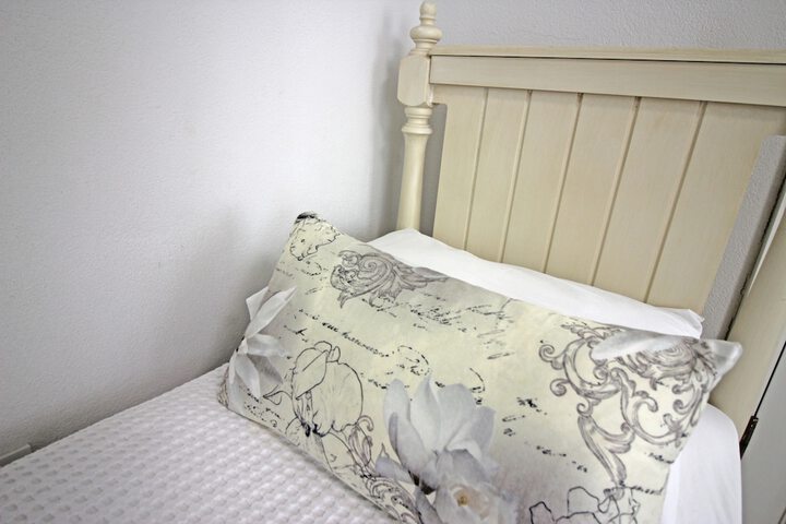 Room 4 of 16