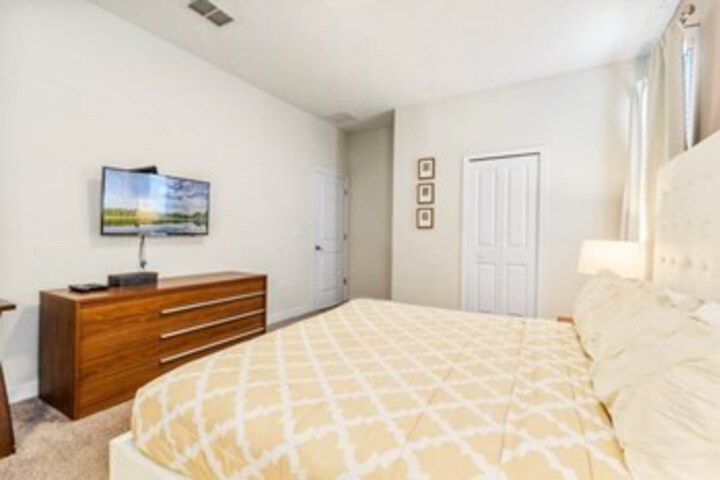 Room 10 of 216