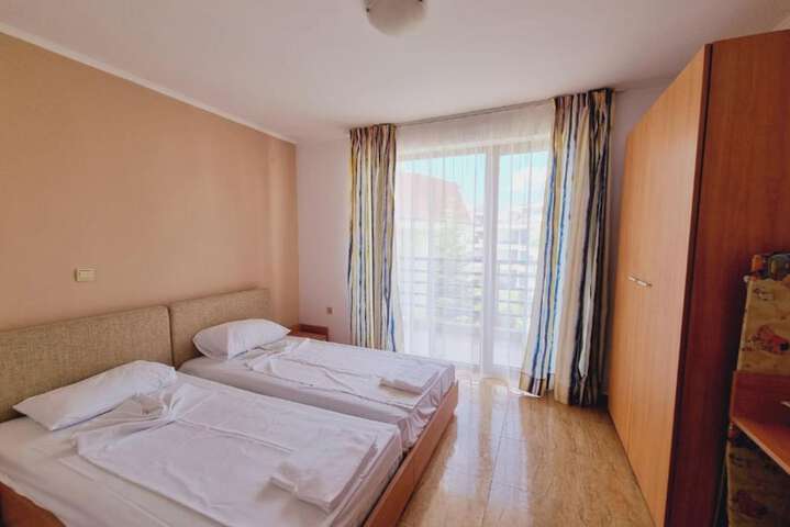 Room 33 of 137