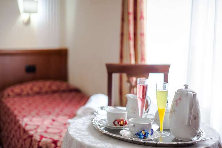 Breakfast/Coffee Service 33 of 47