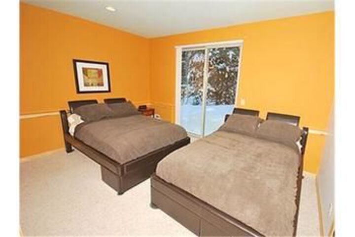 Room 6 of 15