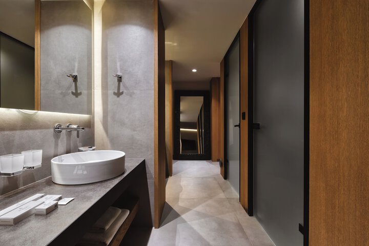 Room 50 of 100