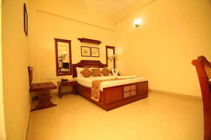 Room 9 of 30