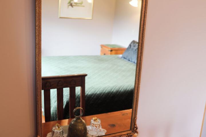 Room 5 of 170