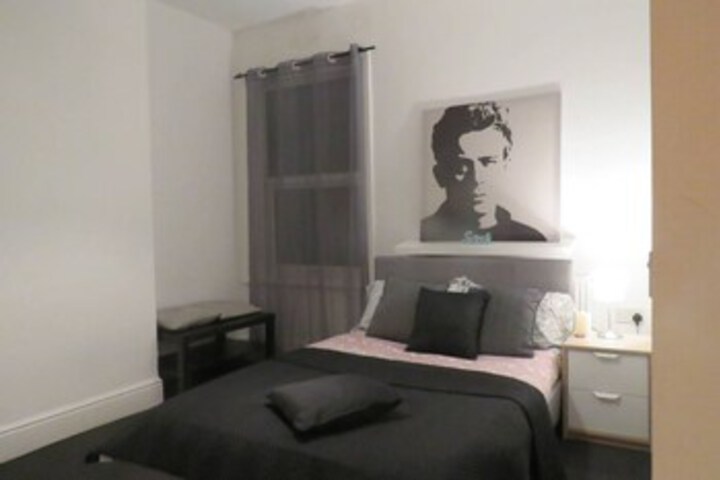 Room 14 of 16