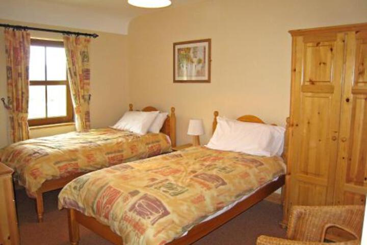 22 Ardgroom Leisure Village