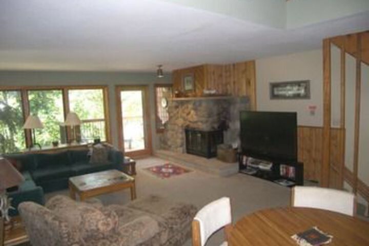 Photo of Rivercrest 3 Br Townhouse by RedAwning