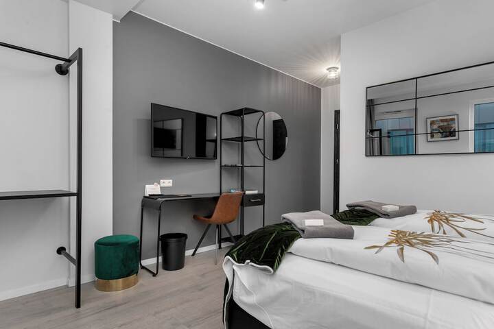 Room 102 of 219