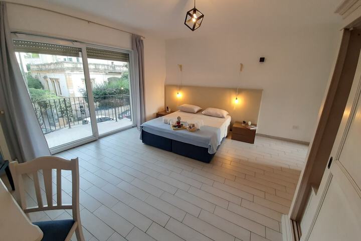 Room 2 of 58