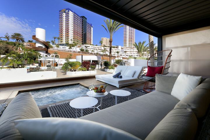 Pool 57 of 140