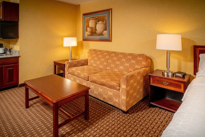 Room 25 of 49