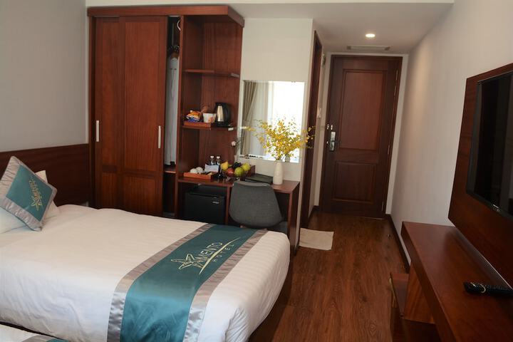 Room 16 of 39
