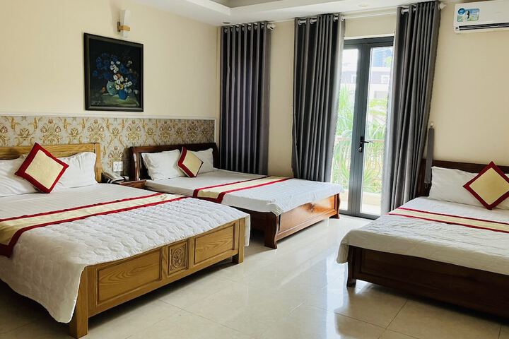 Room 10 of 25